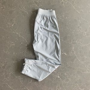 NWOT Lululemon adapted state cropped joggers